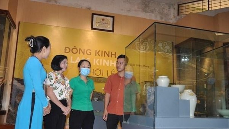 De précieux artefacts du début de la dynastie des Le présentés à Thanh Hoa