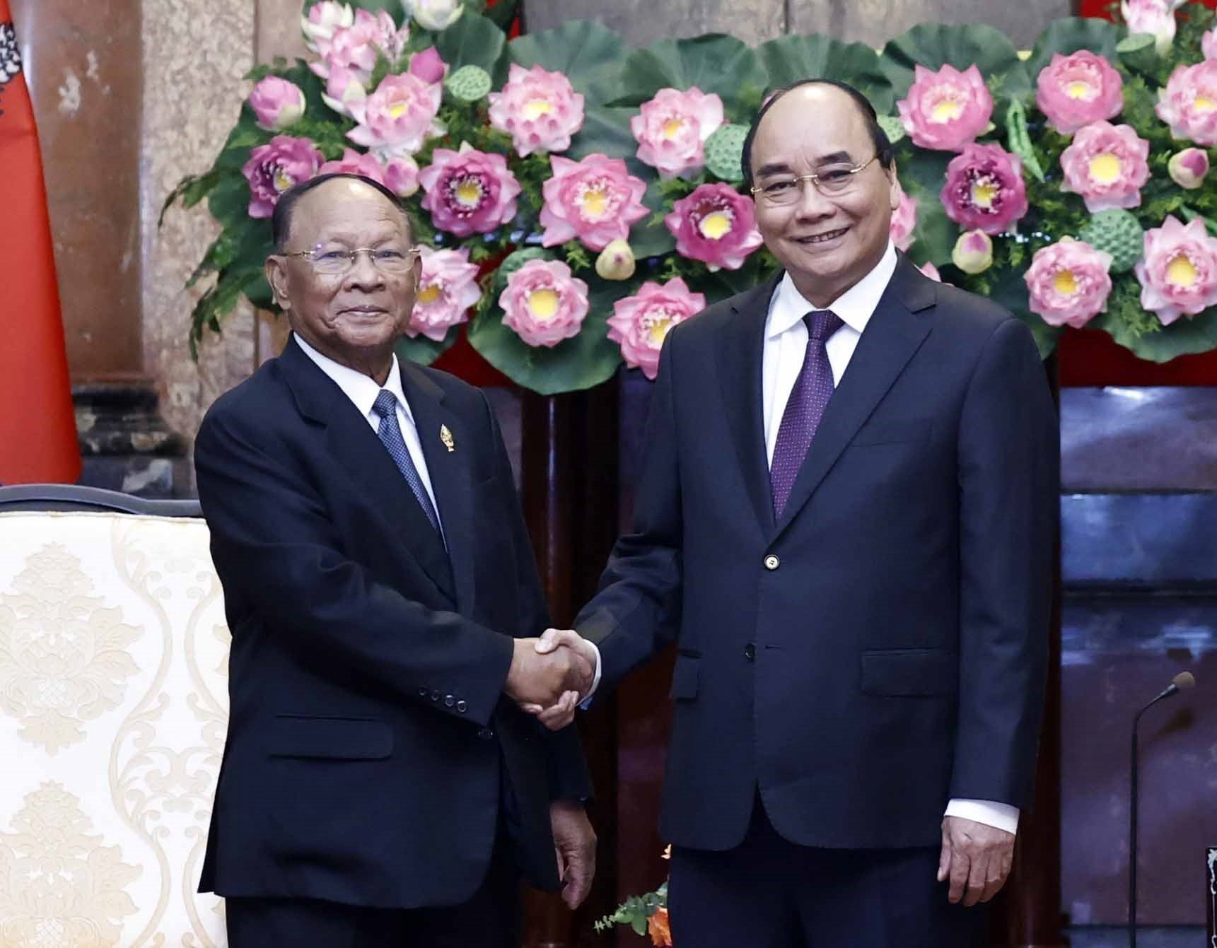 Le président Nguyen Xuan Phuc reçoit le président de l AN cambodgienne