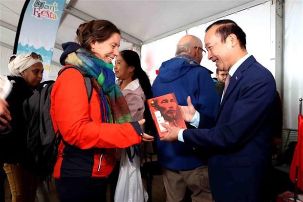 Belgique le festival Manifesta Solidarité en hommage au président Hô Chi Minh