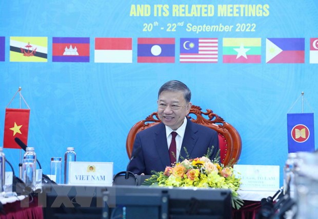 Le ministre de la Sécurité publique à une réunion de l ASEAN sur la criminalité transnationale