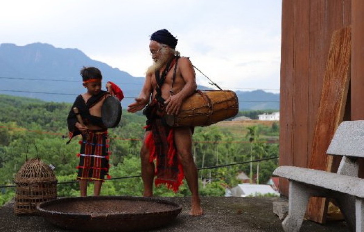 Quang Nam faire rayonner les valeurs culturelles des groupes ethniques