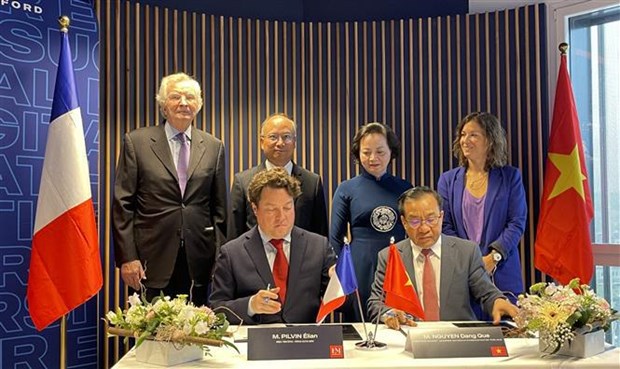 Le Vietnam et la France promeuvent la coopération dans la formation des fonctionnaires