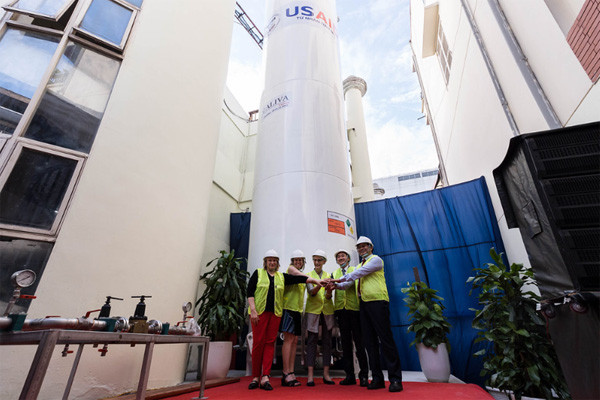 L USAID fournit des systèmes d oxygène liquide à 23 hôpitaux au Vietnam