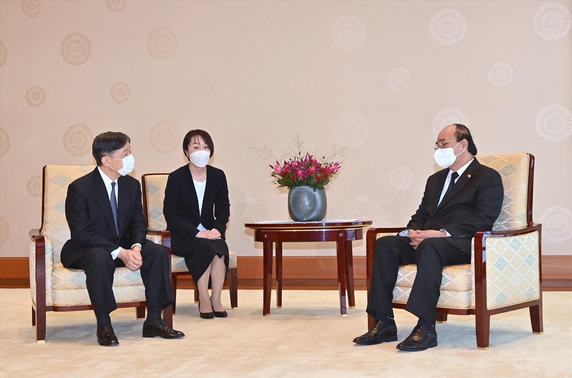 Entrevue entre le président Nguyen Xuan Phuc et l’empereur japonais