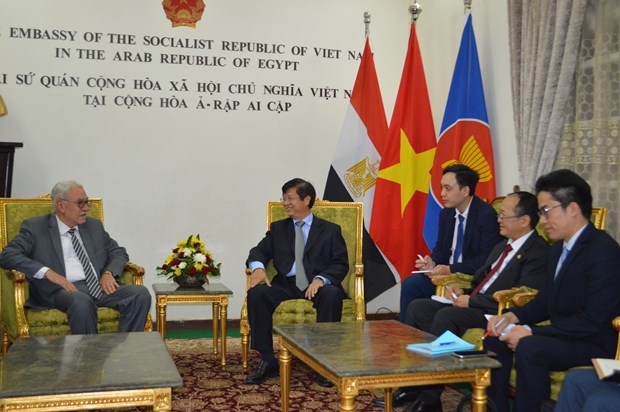 Le Vietnam prend en haute considération les relations avec l Égypte