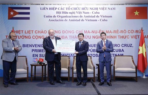 Le PM cubain rencontre l Association d amitié Vietnam-Cuba