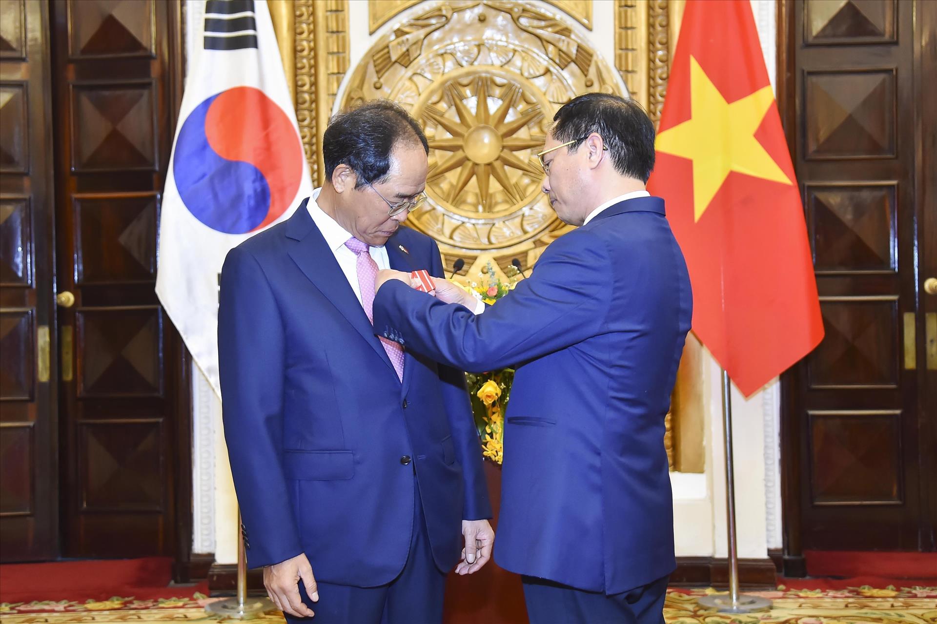 L’ambassadeur de République de Corée au Vienam à l honneur