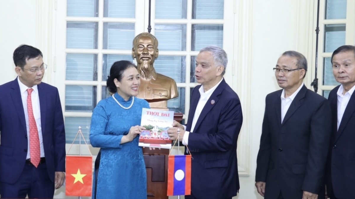 Le Vietnam et le Laos coopèrent dans la diplomatie populaire