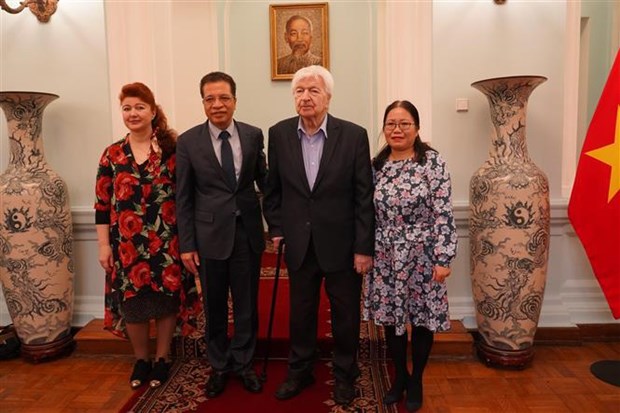 Renforcement des liens entre experts vietnamiens et russes
