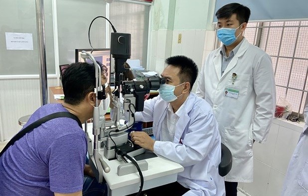 L’ophtalmologiste Nguyên Viêt Giap remporte le prix de l’APAO