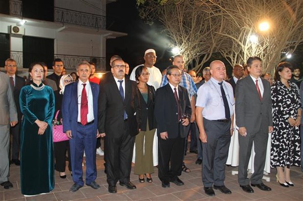 Célébration du 60e anniversaire de l établissement des relations diplomatiques Vietnam-Algérie