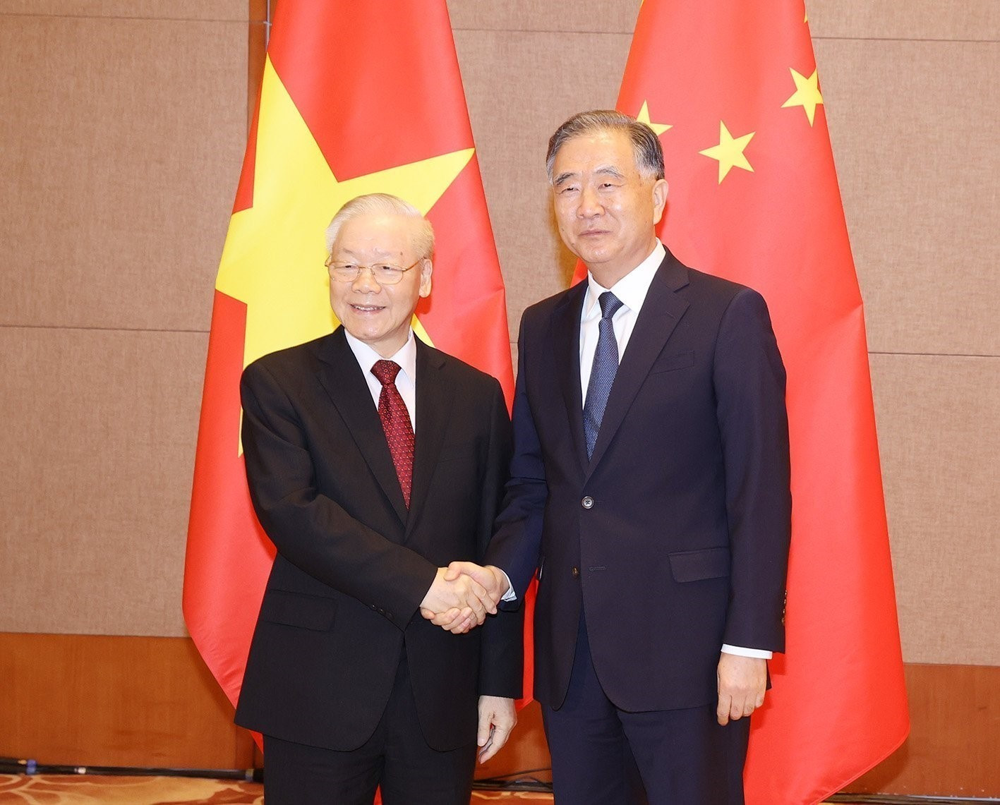 Le SG du Parti Nguyen Phu Trong rencontre le président du Comité national de la CCPPC