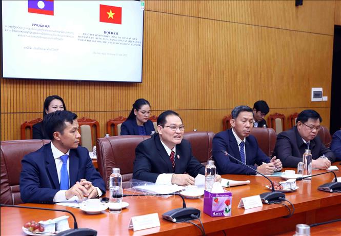 Le Vietnam et le Laos partagent des expériences dans la mobilisation des masses