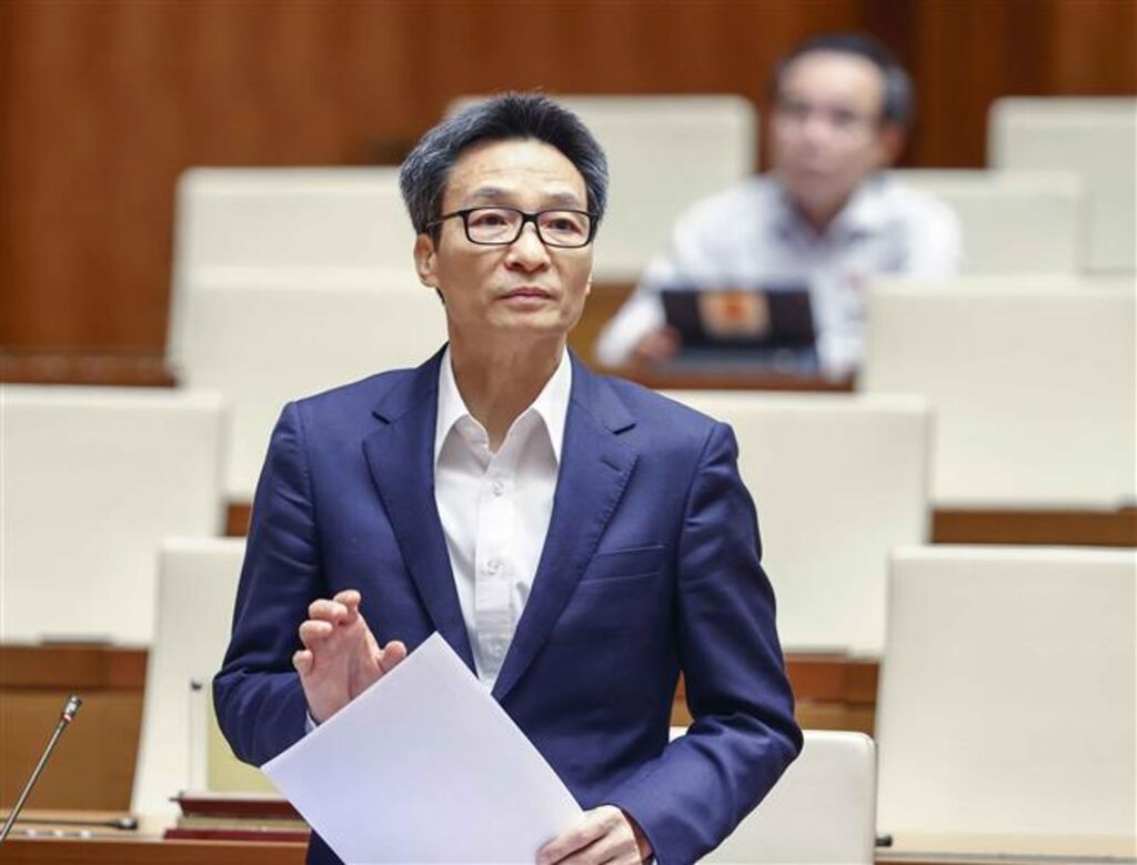 Le vice-Premier ministre Vu Duc Dam parle des problèmes concernant l’information et la communication