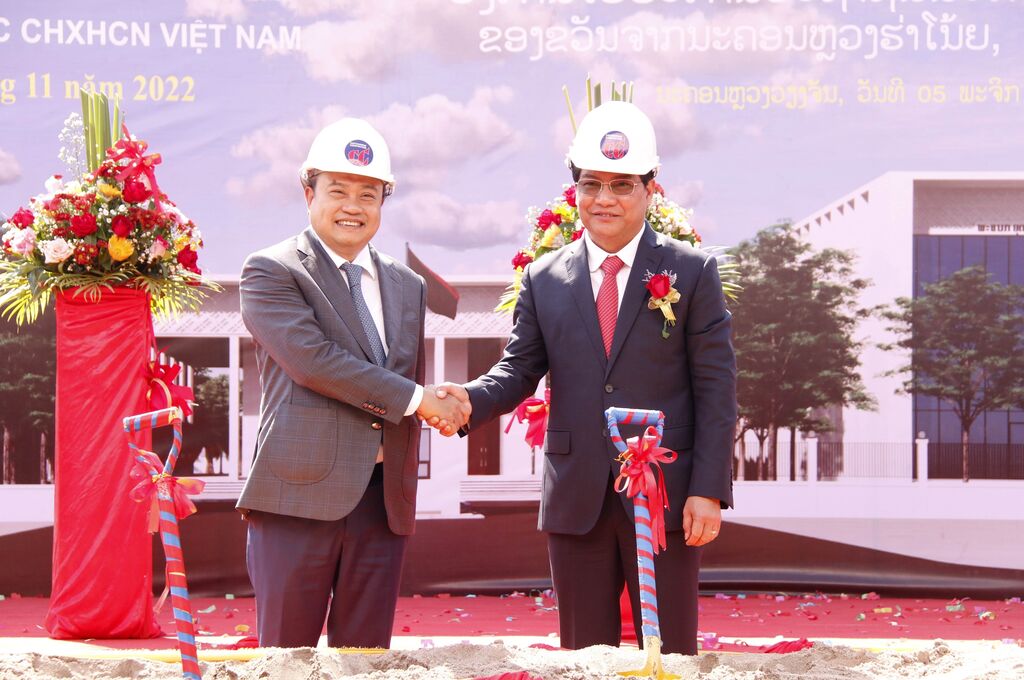 Hanoï aide à construire les locaux du Service de la justice et du Parquet populaire de Vientiane