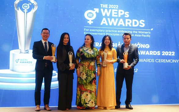Quinze entreprises vietnamiennes reçoivent les prix des Principes d Autonomisation des Femmes