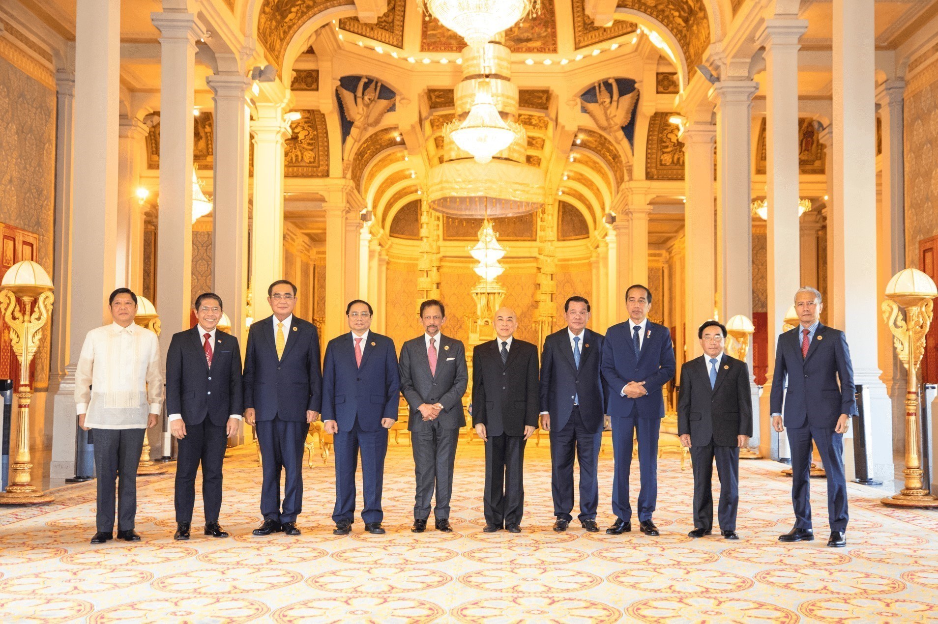Le roi du Cambodge rencontre les dirigeants des pays de l ASEAN