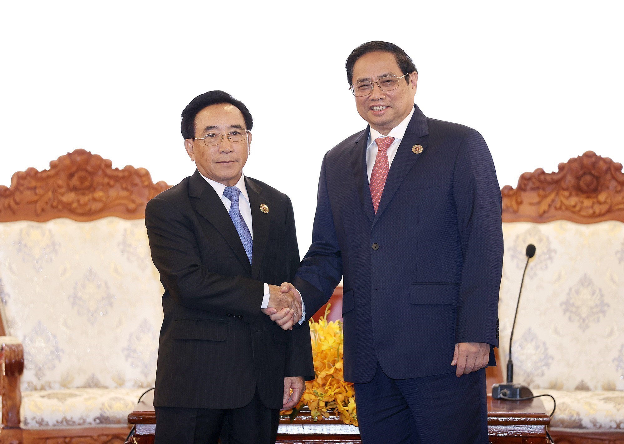 Accorder la plus haute priorité au renforcement des relations Vietnam - Laos