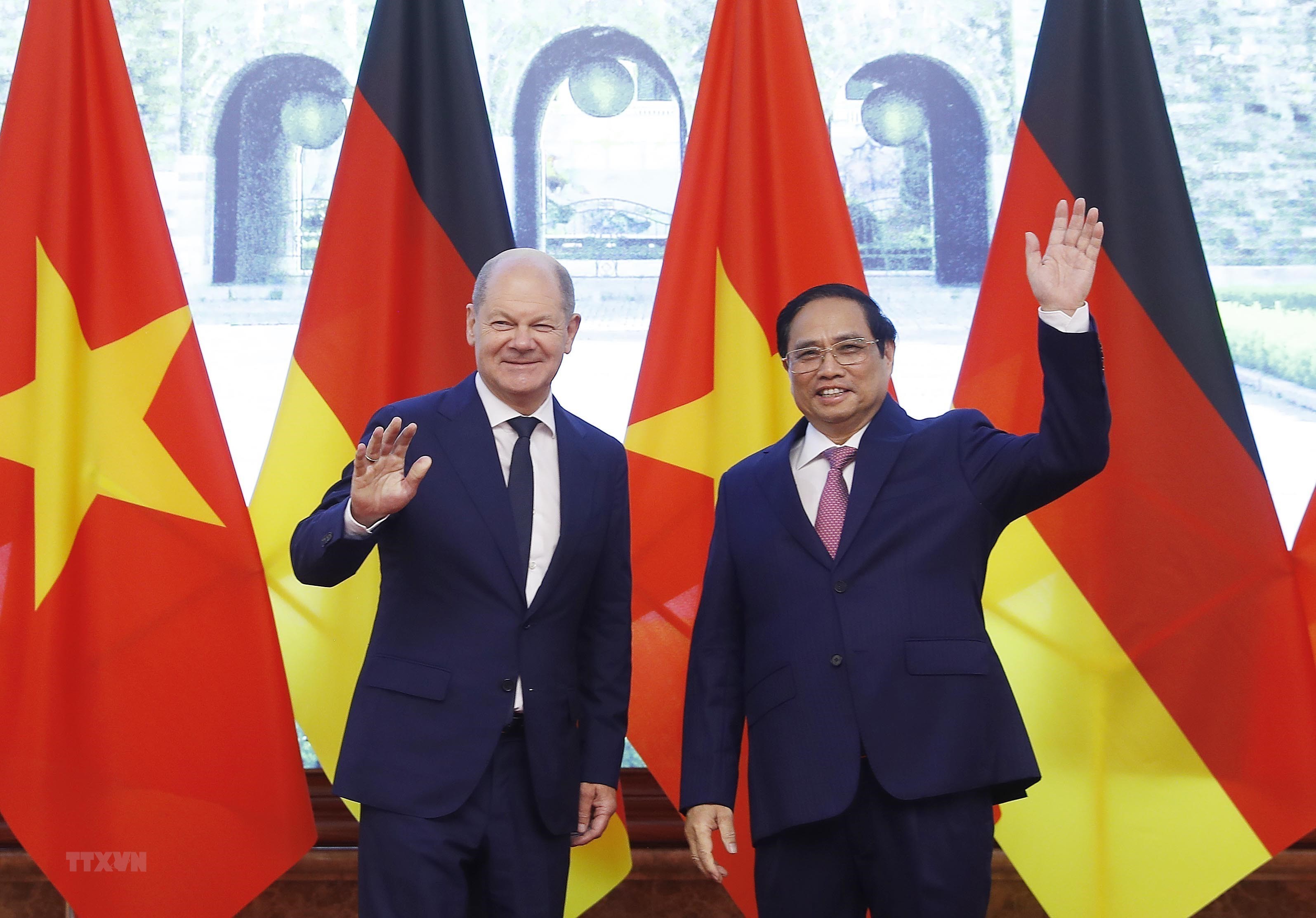 Le chancelier allemand termine avec succès sa visite officielle au Vietnam