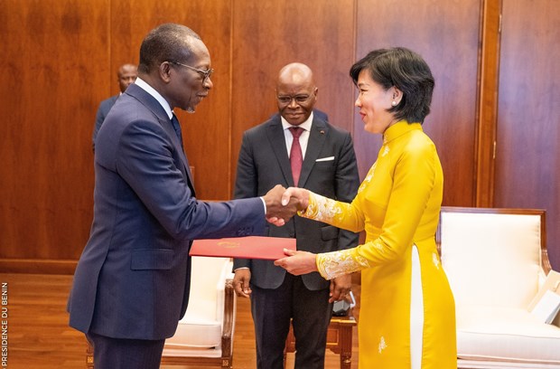 Le Vietnam souhaite renforcer l amitié et la coopération avec le Bénin