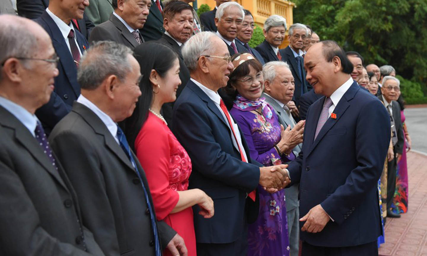 Le président Nguyen Xuan Phuc adresse ses meilleurs vœux aux enseignants de tout le pays