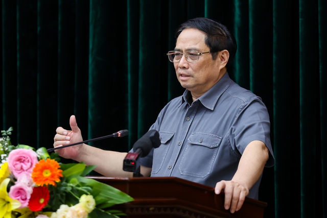Le Premier ministre exhorte Ninh Binh à poursuivre la restructuration économique