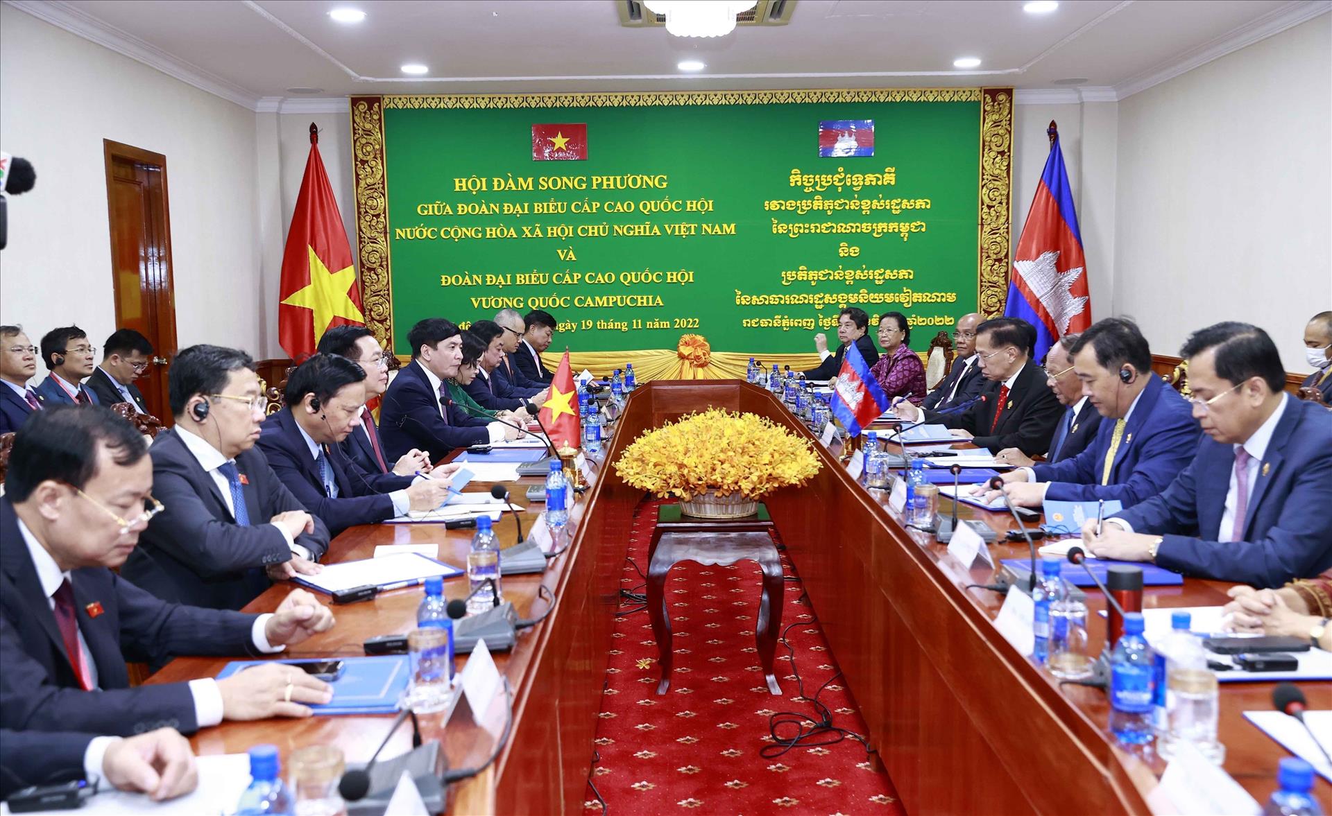 Entretien Vuong Dinh Hue - Samdech Heng Samrin
