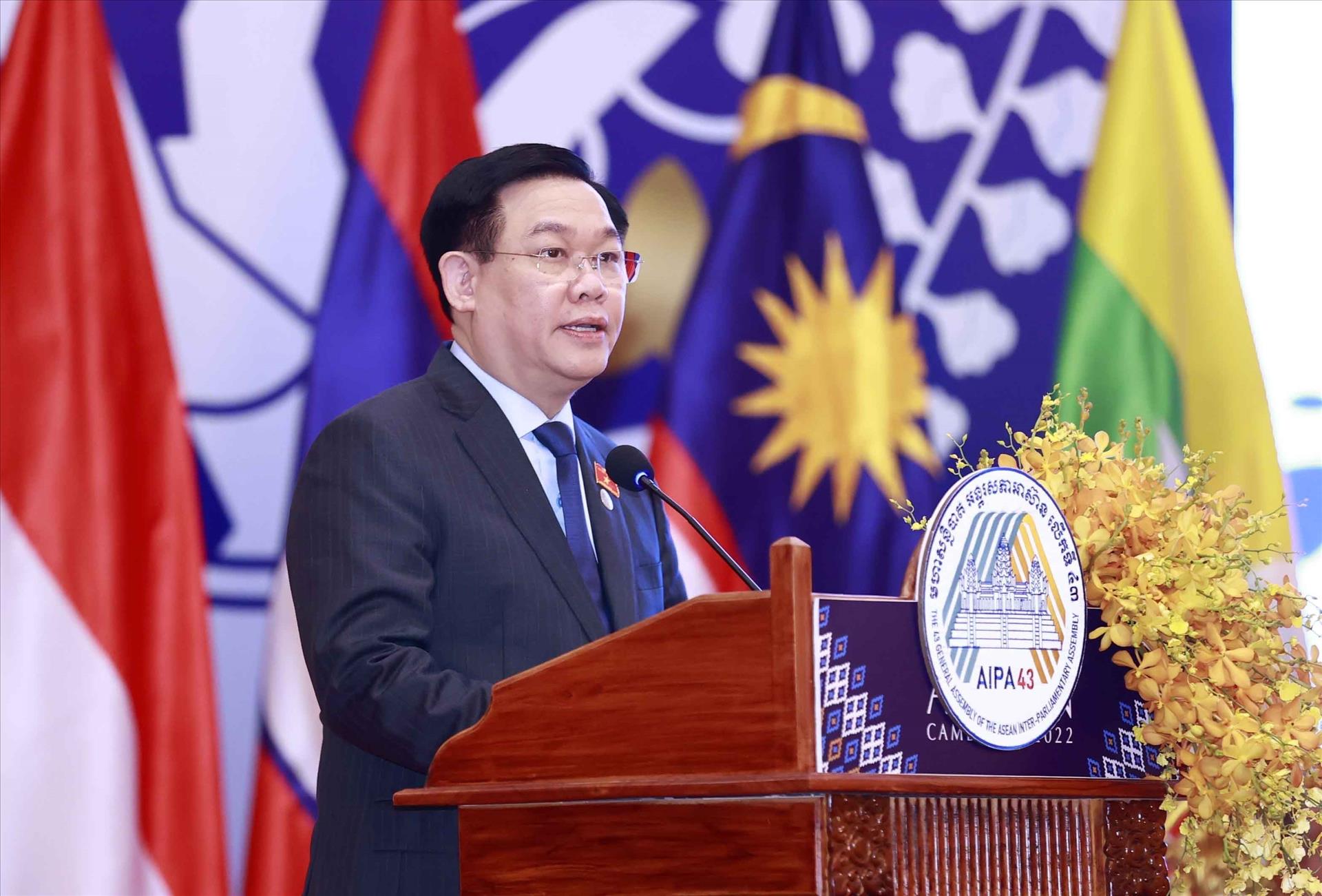 Le président de l’AN Vuong Dinh Huê à la première session plénière de l AIPA-43