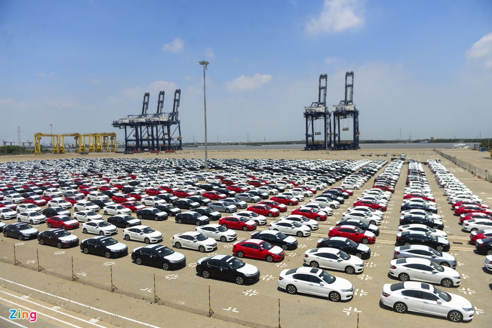 Le Vietnam importe plus de 3 000 voitures par jour