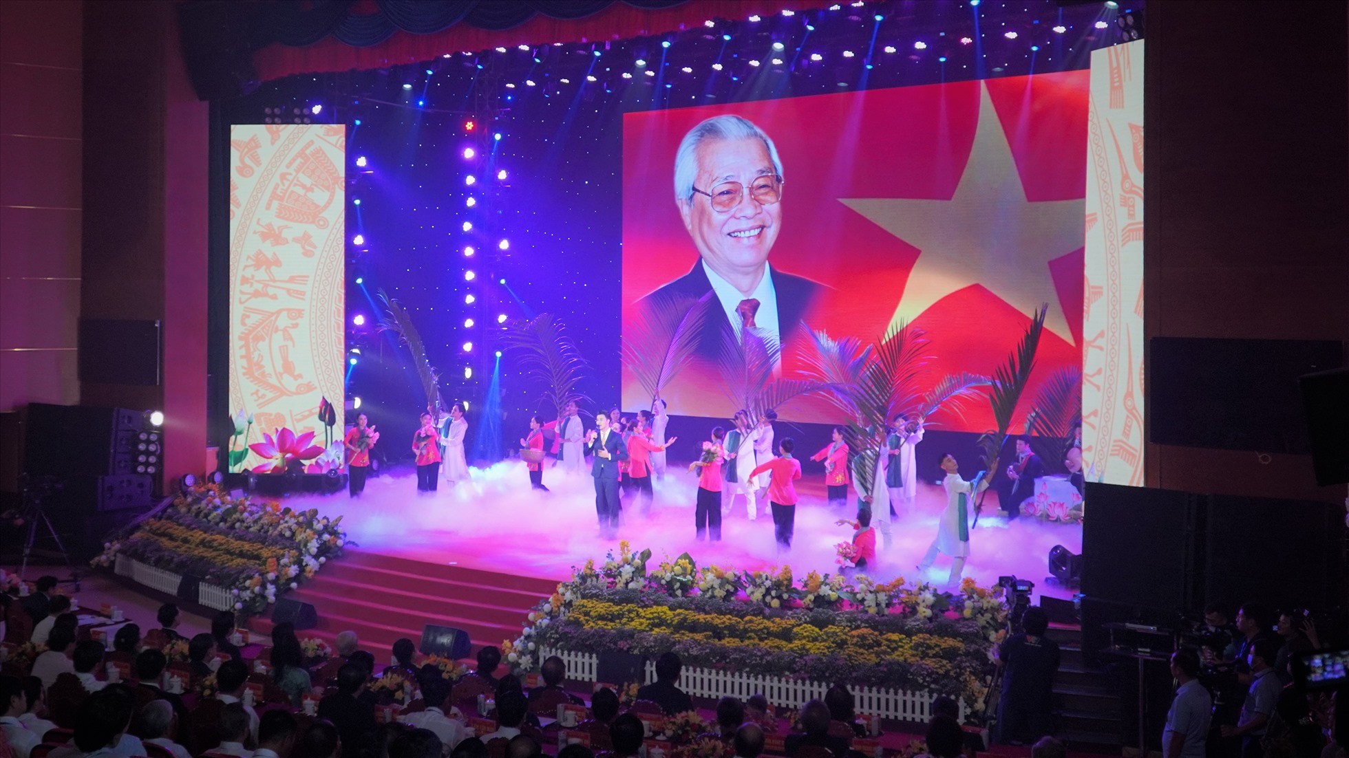Une grande cérémonie marquant le 100e anniversaire du feu PM Vo Van Kiet à Vinh Long