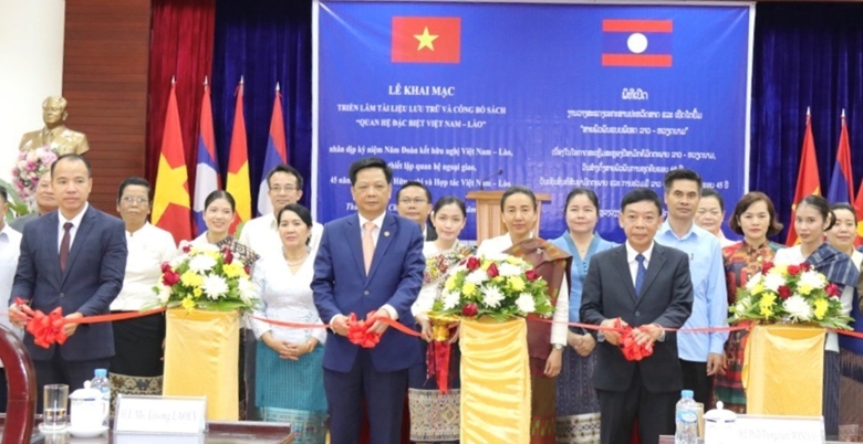 Publication d’un livre sur les relations spéciales Vietnam - Laos