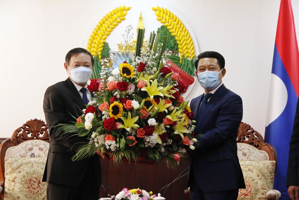 Fête nationale du Laos Félicitations de l’ambassadeur du Vietnam