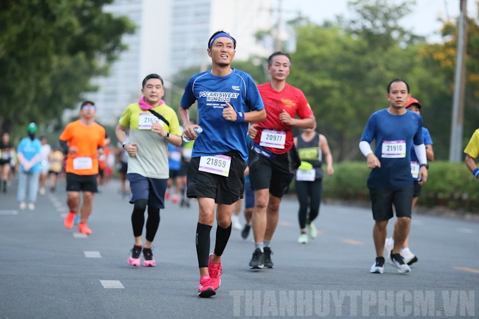 Nouvel An Plus de 5 000 coureurs au Vietnam International Half Marathon 2023