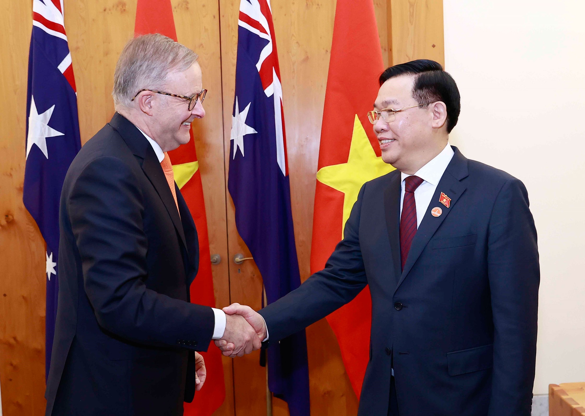 Entrevue entre le président de l’AN vietnamienne et le PM australien