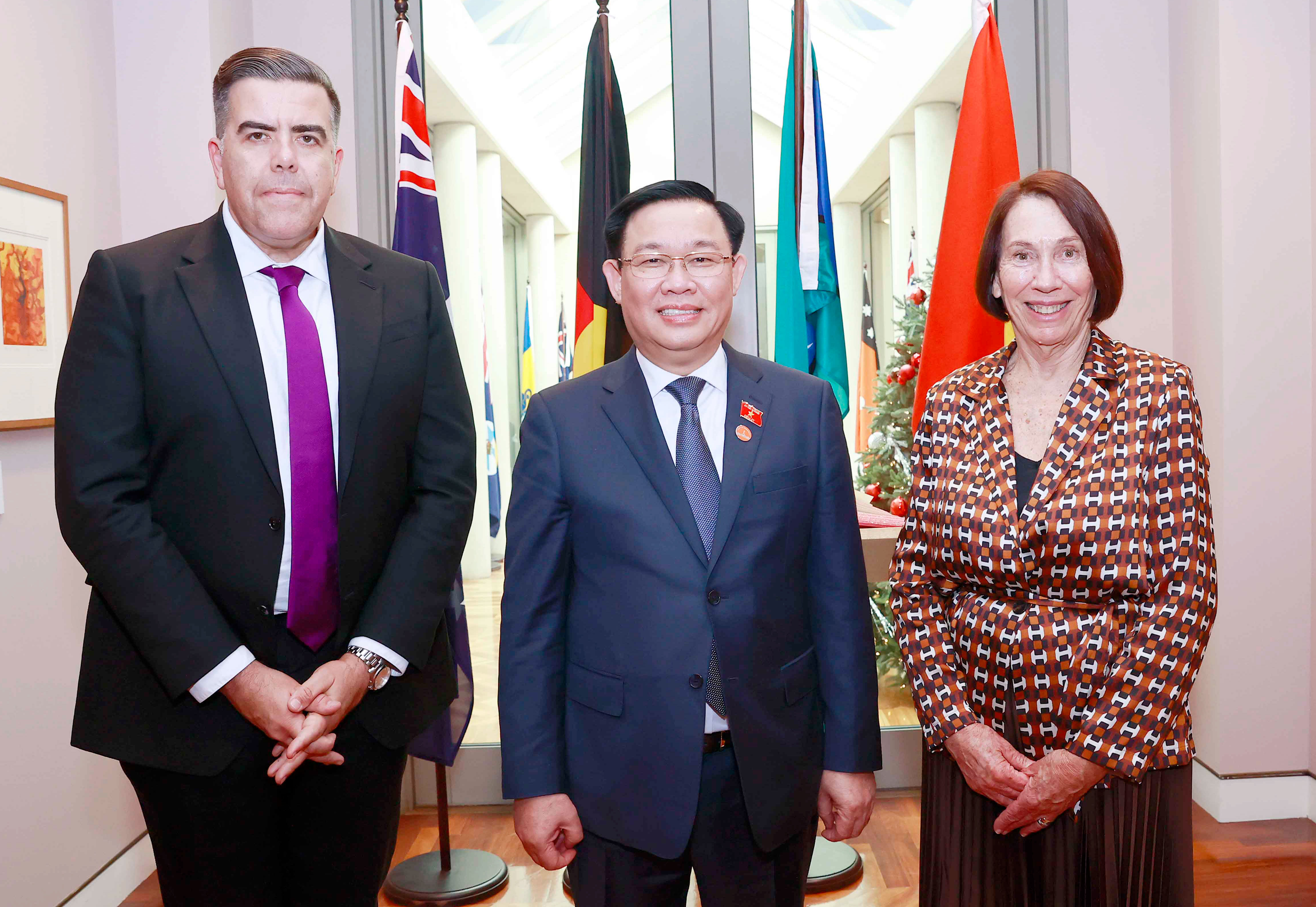 Le président de l AN s entretient avec les dirigeants du Parlement australien