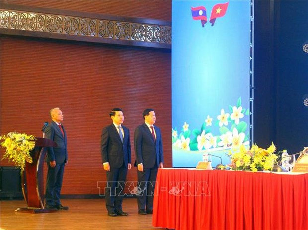 Les chefs de village sensibilisés aux politiques et lois vietnamiennes et lao