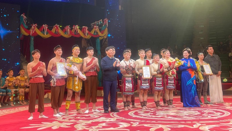 Trois spectacles remportent la médaille d or au Festival international du cirque 2022