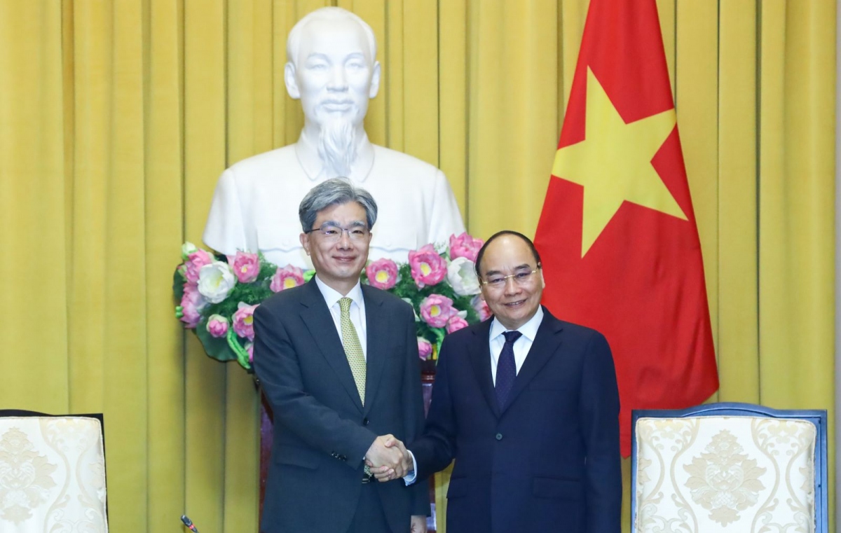 Le président Nguyên Xuân Phuc reçoit le ministre sud-coréen de l’Administration judiciaire nationale