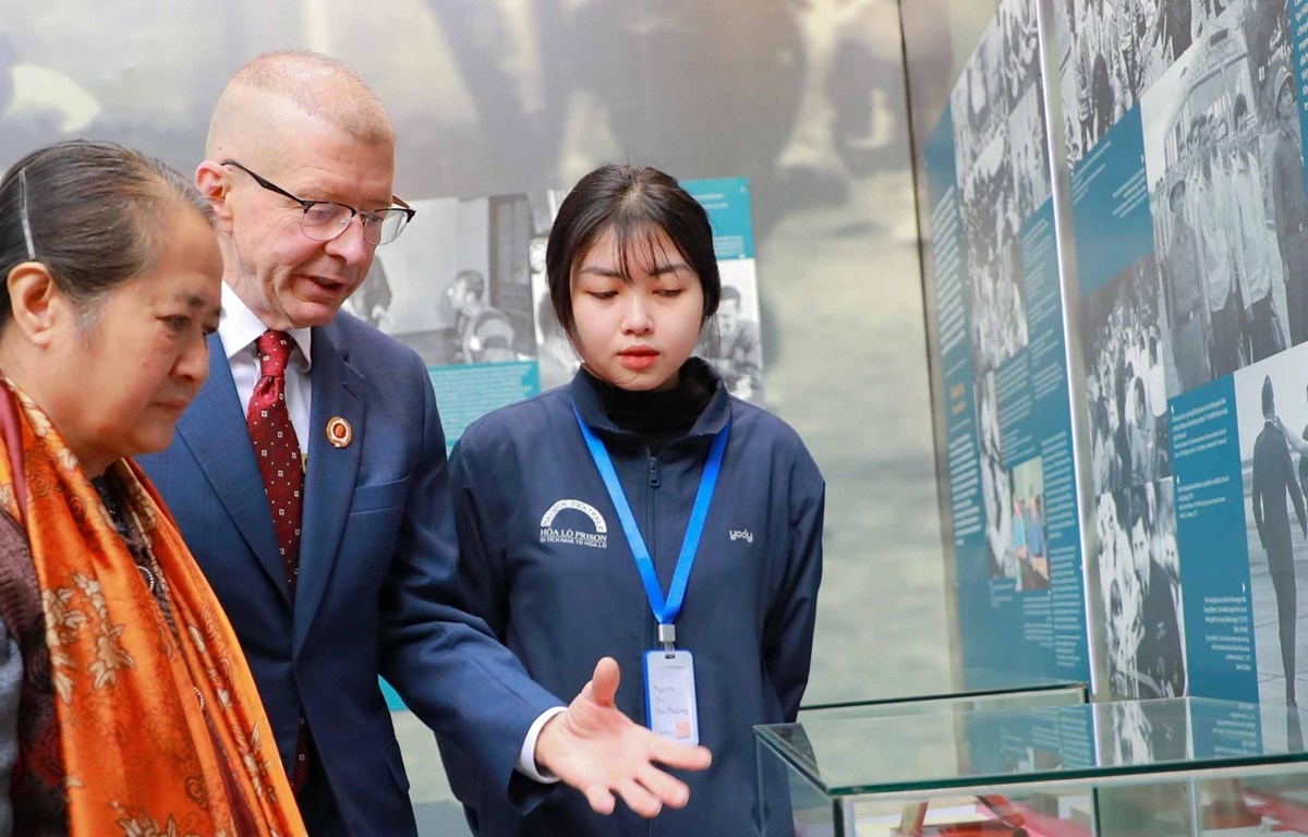 Silence , Hanoi se souvient de Diên Biên Phu aérien
