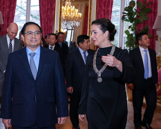 Le Premier ministre appelle à renforcer la coopération entre Amsterdam et les localités vietnamiennes