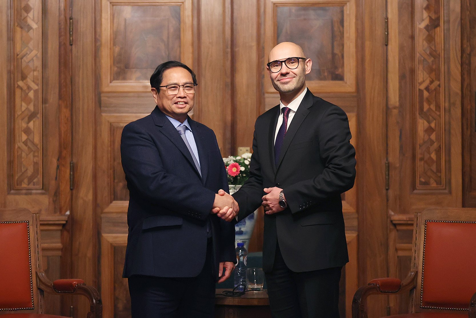 Le Premier ministre vietnamien rencontre le secrétaire général de la CPA de La Haye