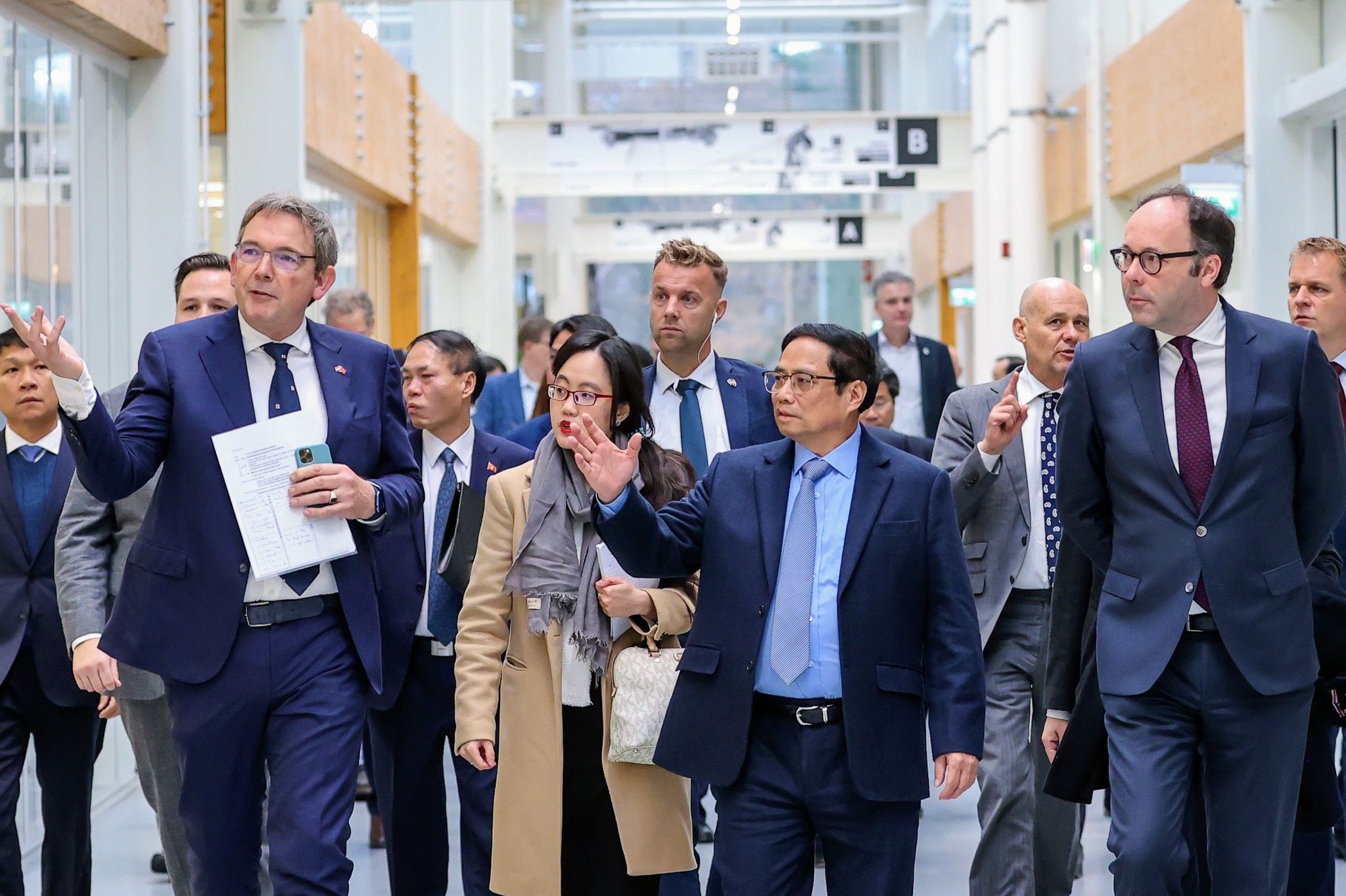 Le Premier ministre Pham Minh Chinh visite le Parc technologique Brainport aux Pays-Bas