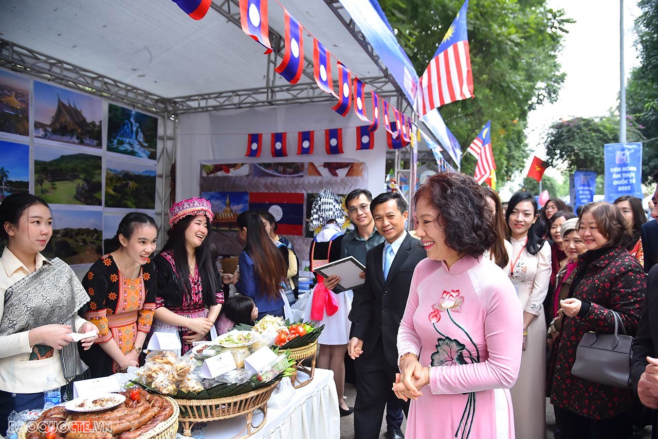 Festival international de la gastronomie Lieu d échange culturel et de partage avec la communauté