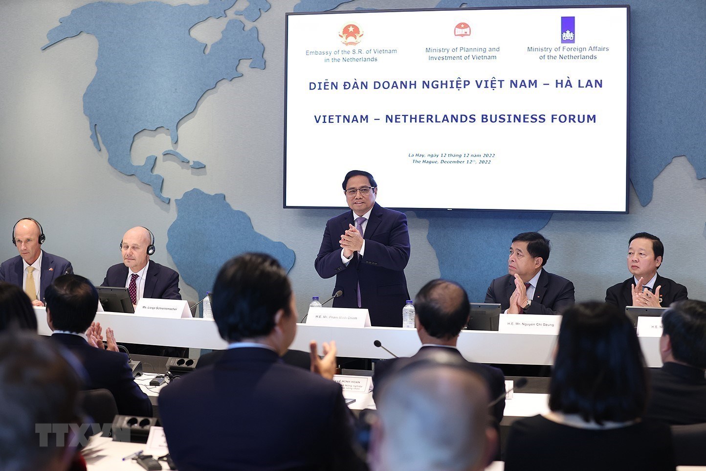 Le chef du gouvernement appelle les entreprises néerlandaises à investir plus au Vietnam