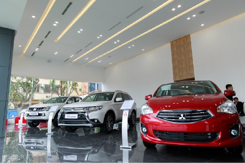 Record du nombre des voitures importées au Vietnam en novembre