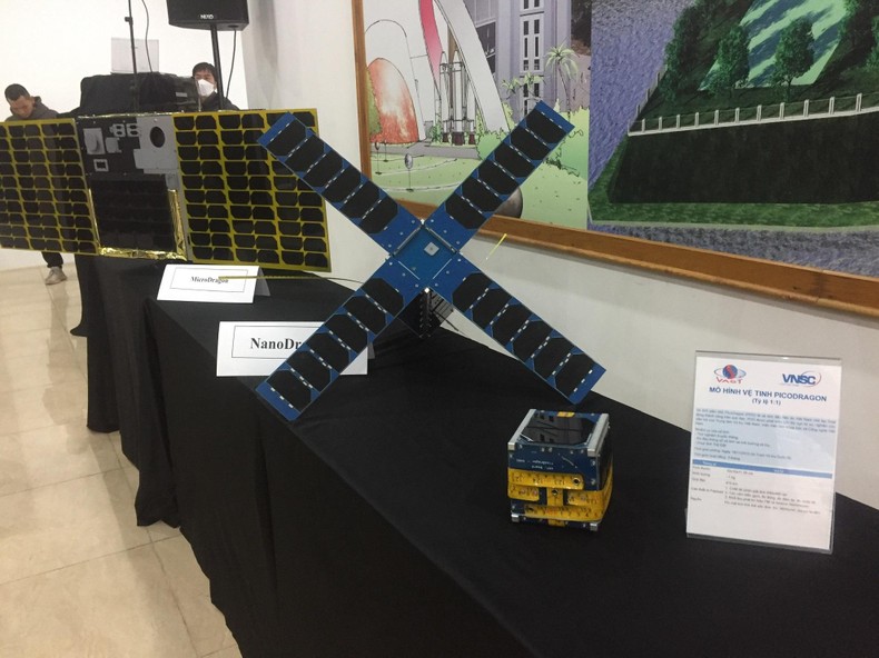 Vietnam - Italie Ouverture d une exposition sur les technologies spatiales