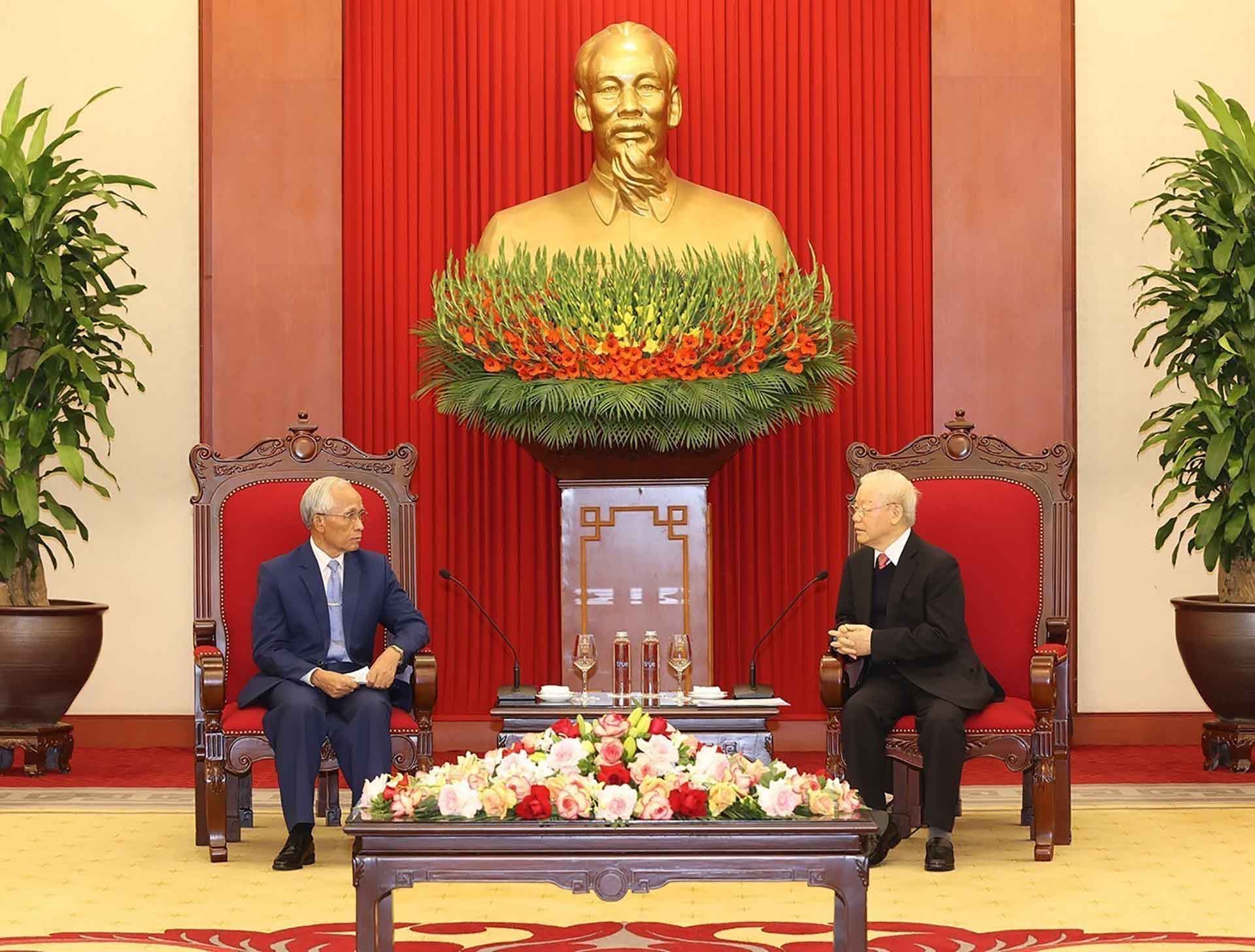 Vietnam-Laos Le leader du PCV reçoit un responsable du PPRL