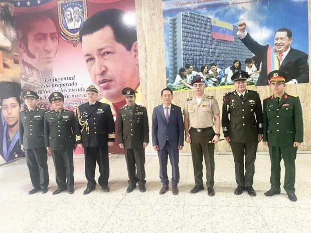 Célébration du 78e anniversaire de la fondation de l’Armée populaire du Vietnam au Venezuela