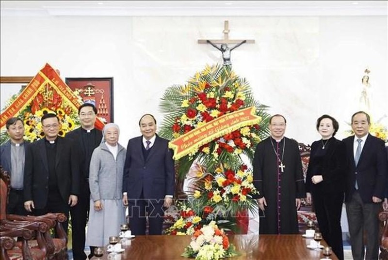 Des dirigeants vietnamiens félicitent la communauté catholique à l occasion de Noël
​