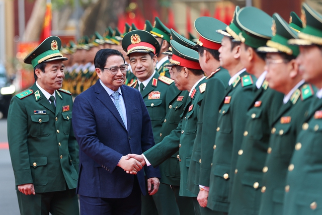 Le Premier ministre travaille avec le Commandement du garde-frontière